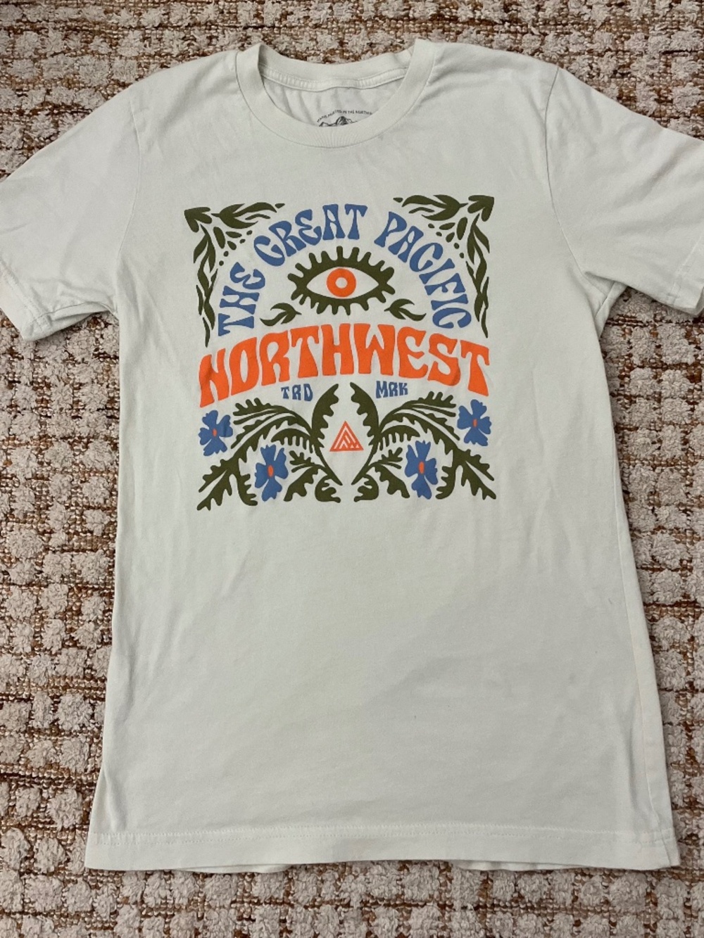 The Great Pacific Northwest Graphic Tee Women’s Small